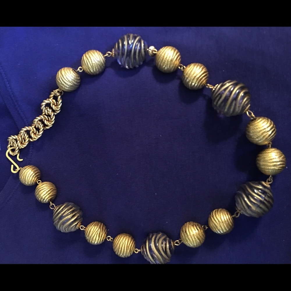 Murano Glass and Gold-Tone Bead Necklace plus clip on earrings (see 2nd photo.)